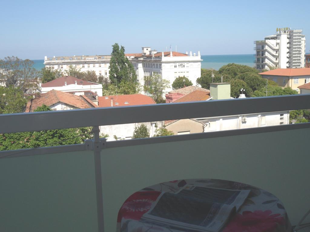 Hotel Zanarini In Centro A Riccione Exterior photo